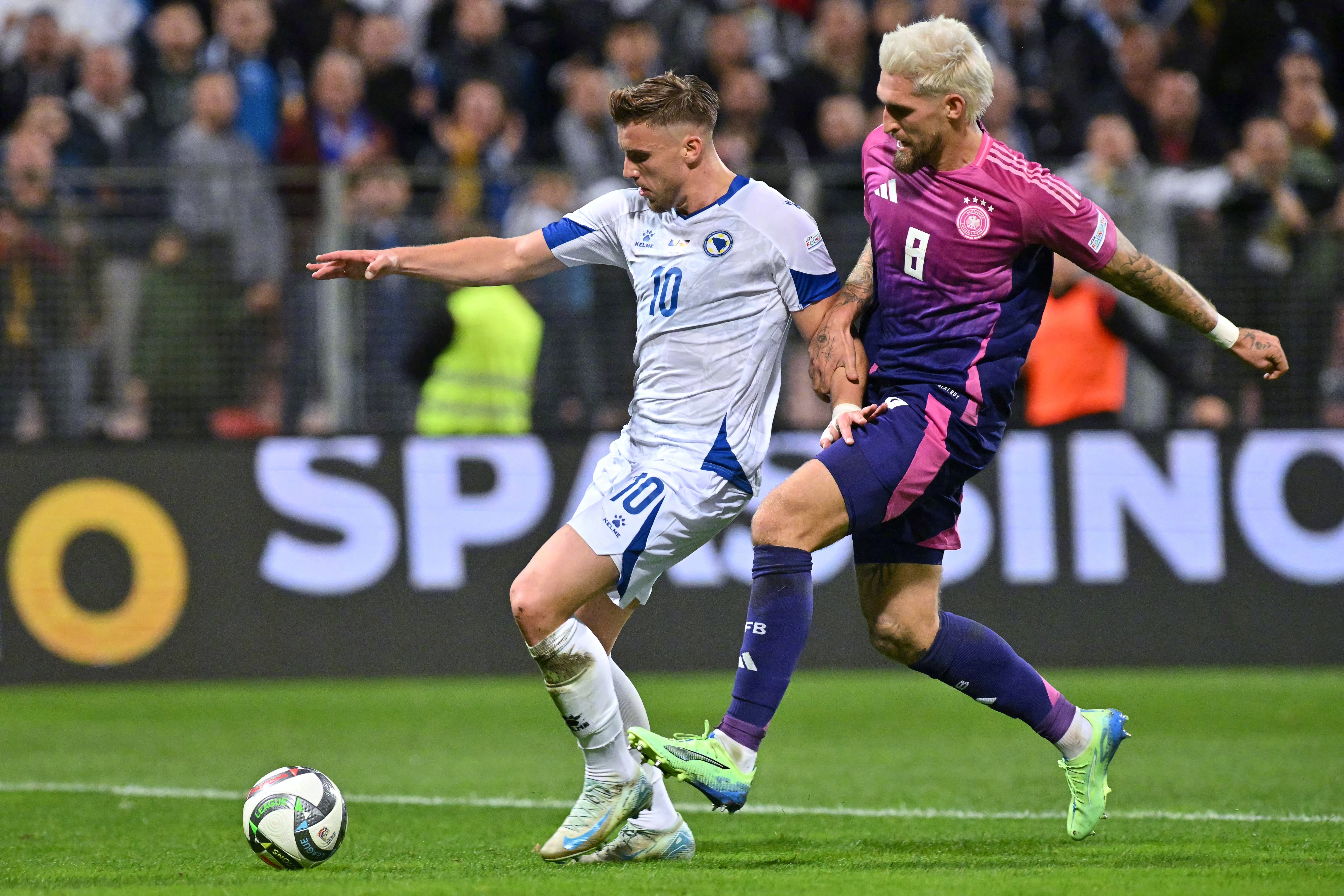 波兰队逆转英格兰队，张继科点燃赛场