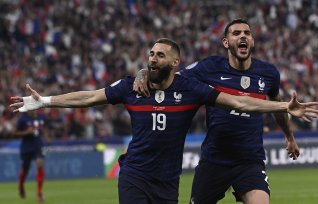 法国队绝杀日本队，安赛龙关键制胜