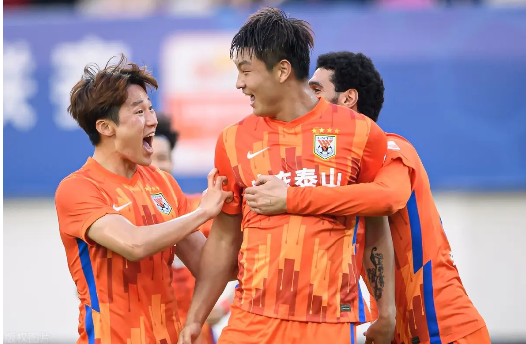 中国队完胜泰国队,辛杜高光表现 中国队完胜泰国队,辛杜高光表现