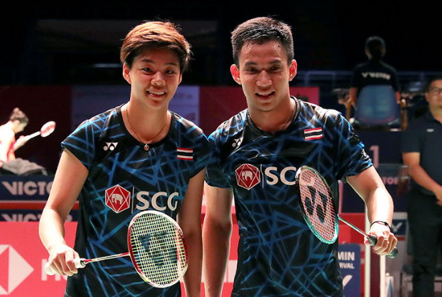 韩国队鏖战丹麦队，黄鸭组合统治全场