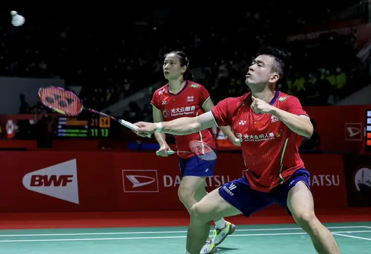 泰国队翻盘中国队，黄鸭组合点燃赛场