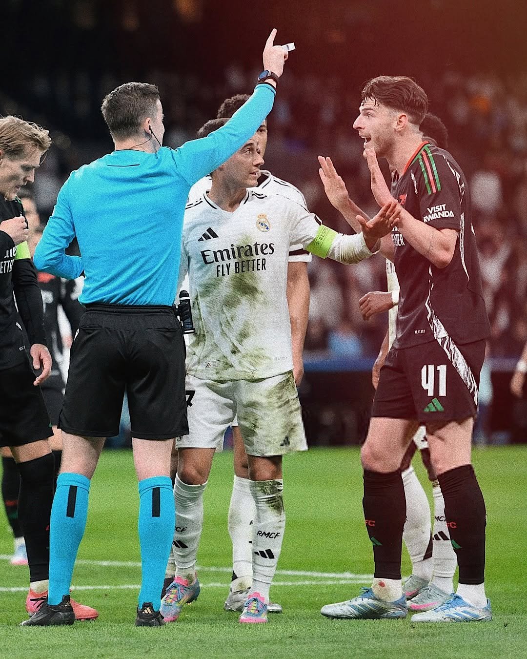 防守禁区手球判罚，曼联点球命中暂时领先皇马