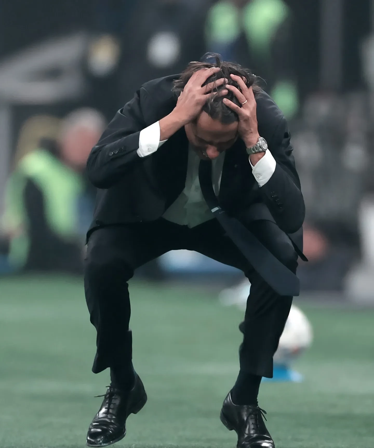 球队筹备不足，遭遇连败，状态低迷