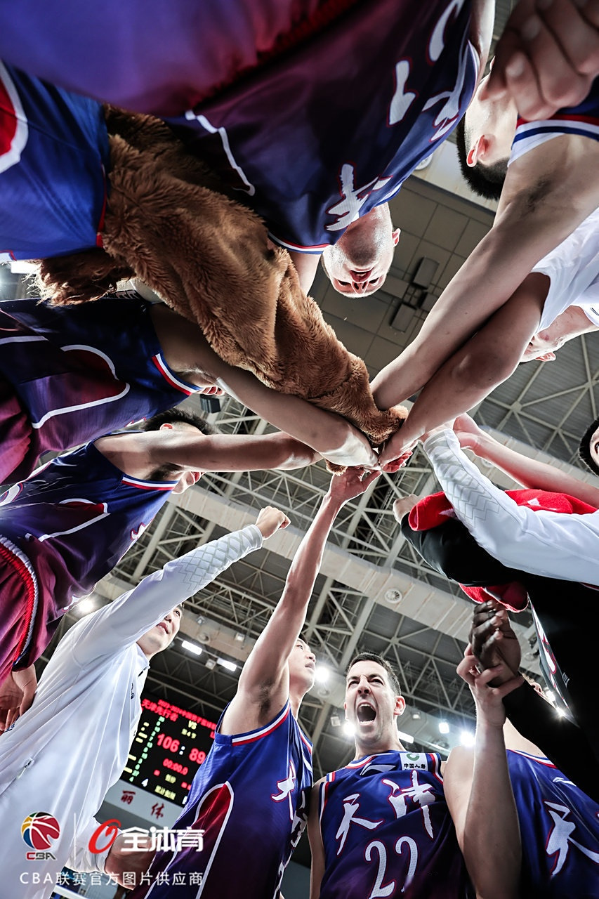 球场内外的战斗让人热血沸腾！