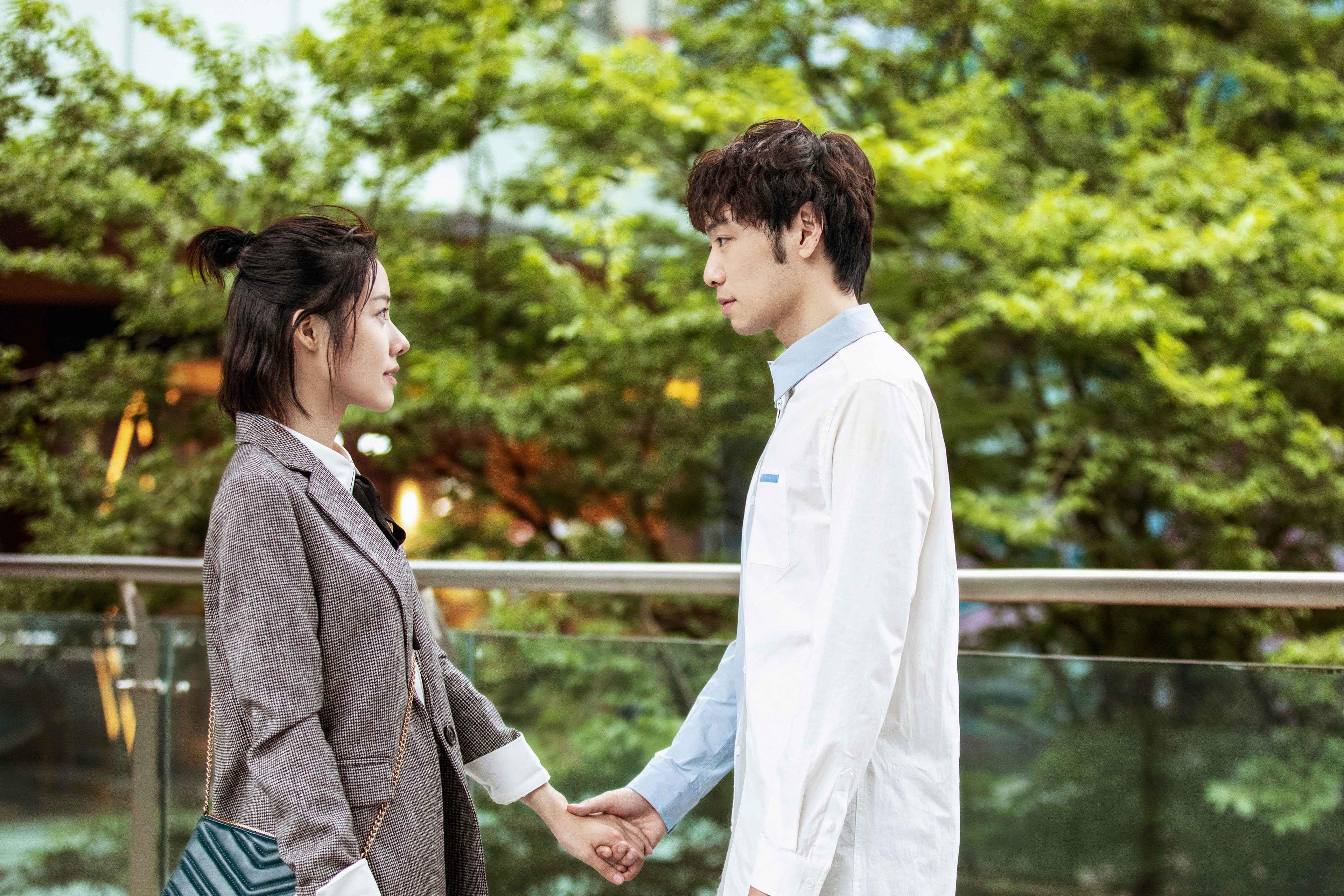 世纪对决的钢铁脊梁—卡塞米罗关键回合不手软，铸就皇马对阵巴萨的永恒瞬间