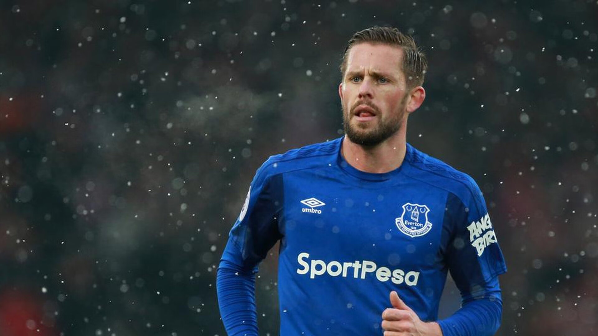 当东契奇打出统治级数据，深圳队单节拉开老鹰，跨越篮球世界的平行叙事