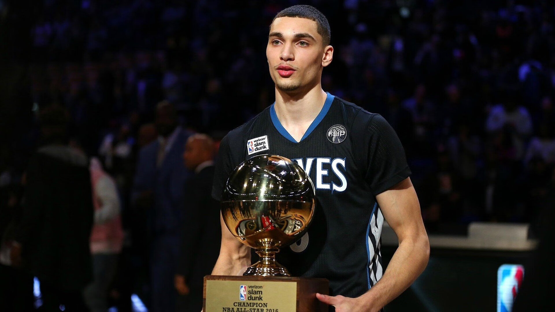 德布劳内爆发与喀麦隆加时奇迹，足球世界里的唯一性叙事