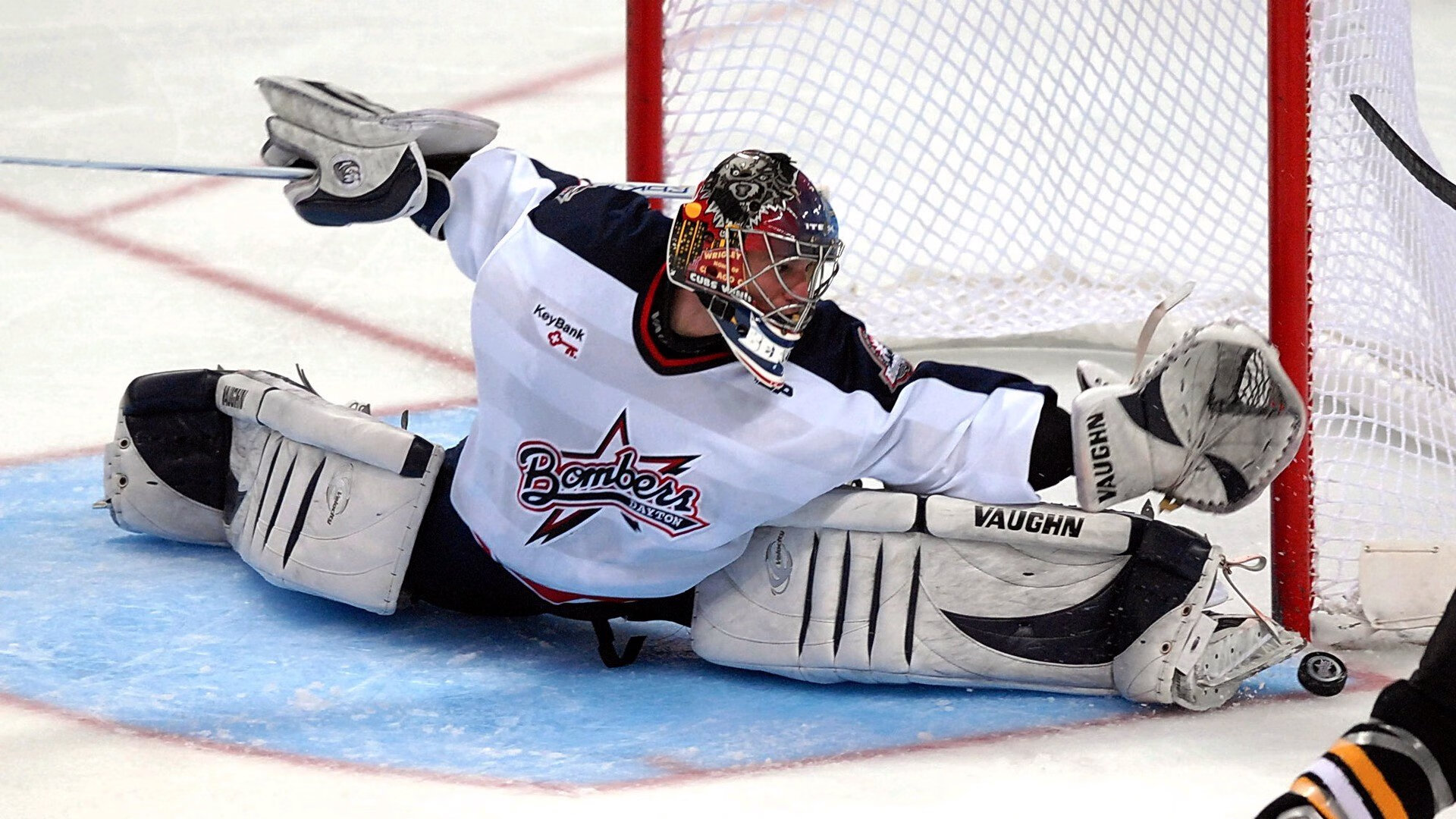 钢铁意志的胜利，奥恰洛夫关键制胜，德国队完胜日本队背后的战术与精神博弈